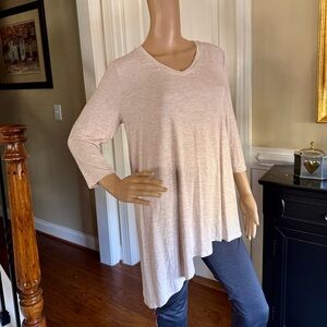 SOMA Asymmetrical Hem 3/4 Sleeve Tunic Tee in Heather Blossom Size Medium